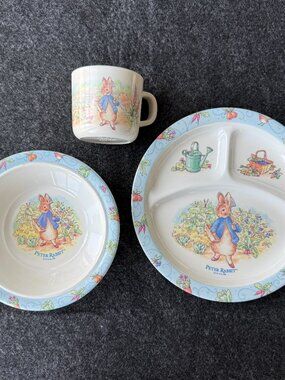 Vintage Peter Rabbit Kids Dinnerware Set Plate Bowl Mug Beatrix Potter